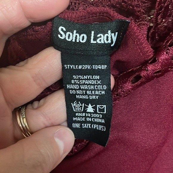 Soho Lady size One Size (Plus) Burgundy Color Elegant Lace Cap Sleeve Blouse - Picture 2 of 5